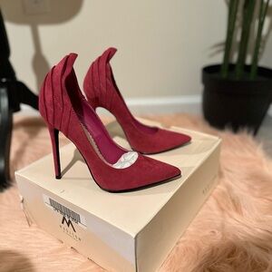 Pink pumps in 8.5 new with box